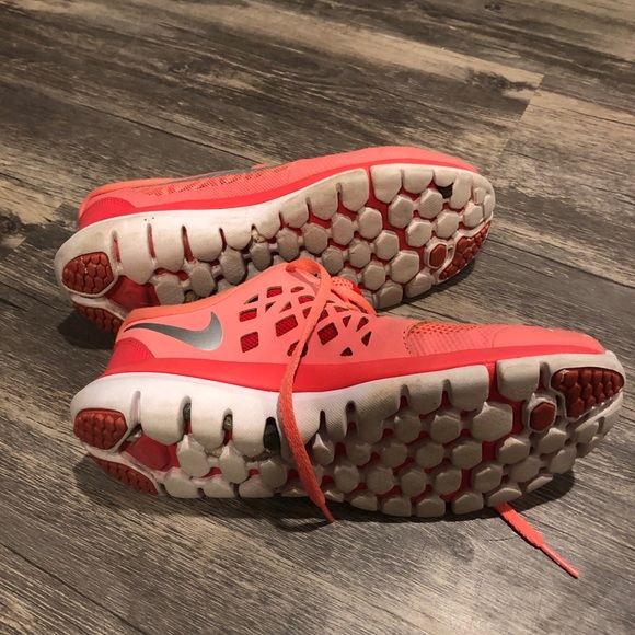 Nike flex 2015 run running shoes 🏃🏼‍♀️ - Picture 2 of 4